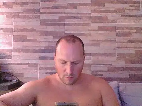 lustonfan online show from March 11, 2026, 2:33 pm