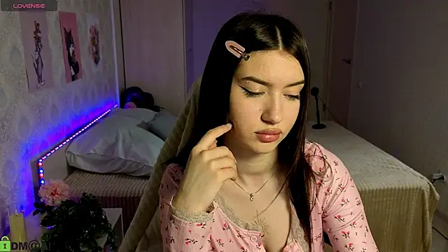 Snapshot of Sugar_Kitten12 chatting on June 14, 2026, 1:35 am Sugar Kitten12 online show from June 14, 2026, 1:35 am
