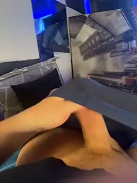 MatthewEmme2121 online show from April 9, 2026, 11:00 pm