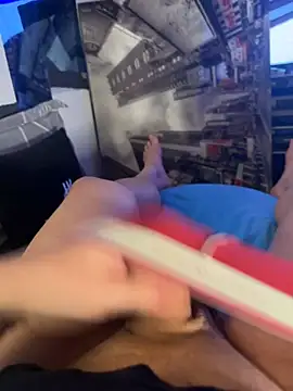 MatthewEmme2121 online show from April 16, 2026, 10:01 pm