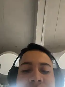 OliverTabordaa online show from April 16, 2026, 9:50 pm