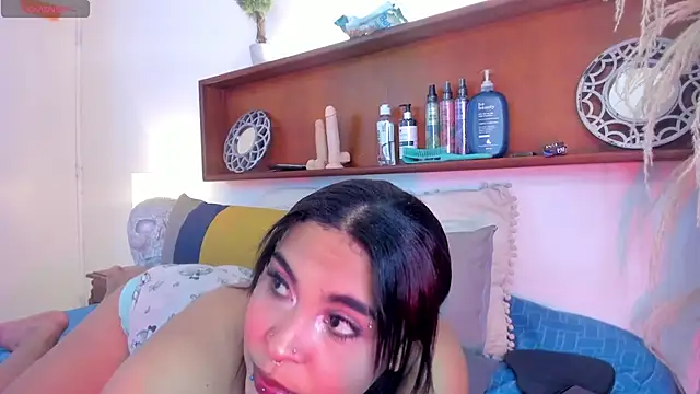 Candyy rose  online show from April 15, 2026, 3:34 am