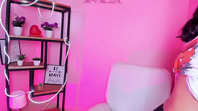 Nami Velle online show from April 1, 2026, 1:01 pm