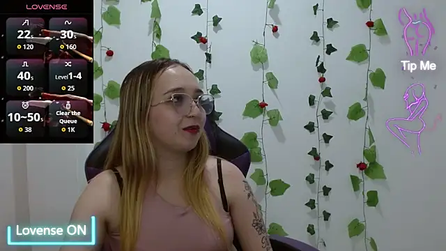 LiaRobertss  online show from March 28, 2026, 3:18 am