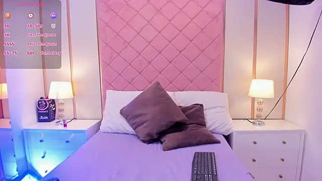 Alexa Jonees online show from April 10, 2026, 7:32 pm