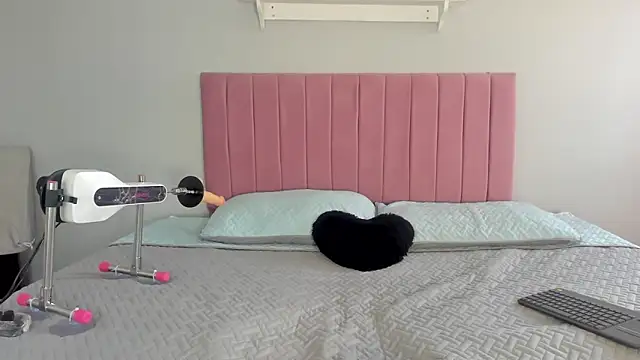 daniii-vgg online show from April 10, 2026, 1:51 pm