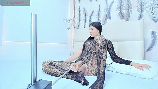 charlotsweett  online show from April 14, 2026, 8:03 pm