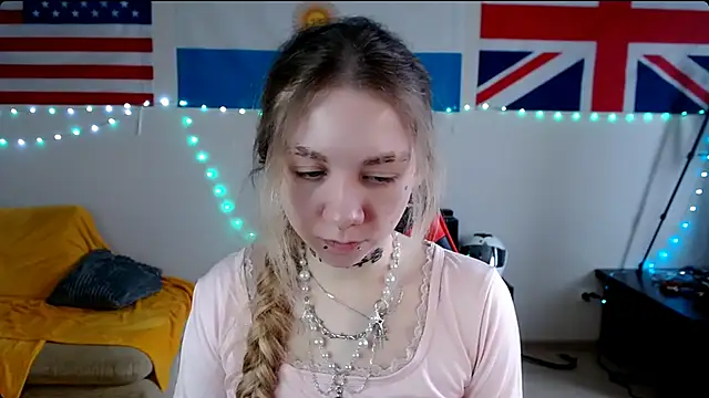 Nica Kawaii online show from March 12, 2026, 5:13 am