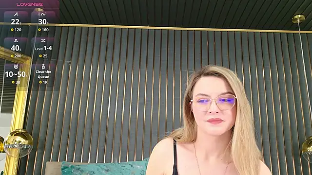 BeatriceHaze online show from March 15, 2026, 8:27 pm