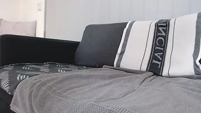 lilchristianxh online show from November 25, 2025, 6:41 pm