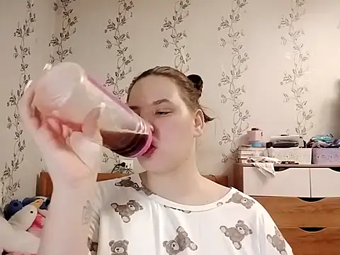 symmetryinvoid online show from April 16, 2026, 11:44 am