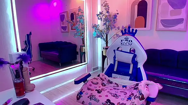 Miia  owens online show from April 15, 2026, 11:16 am