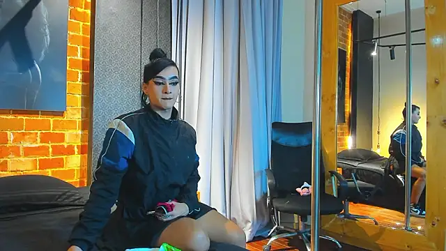 Sienna Dark online show from March 12, 2026, 11:25 am