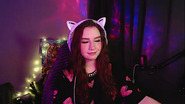 Celia Sensual  online show from April 17, 2026, 6:44 pm