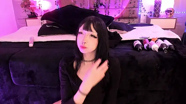 Vickmoon online show from March 22, 2026, 9:05 pm