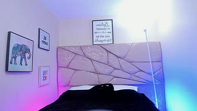 Amara Velle online show from March 23, 2026, 1:00 pm