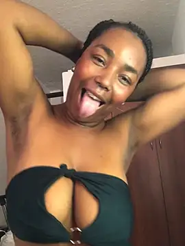 almaseductora online show from April 11, 2026, 3:05 pm