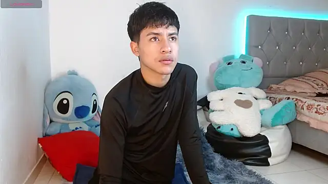 Sebas fire4 online show from April 16, 2026, 8:53 pm