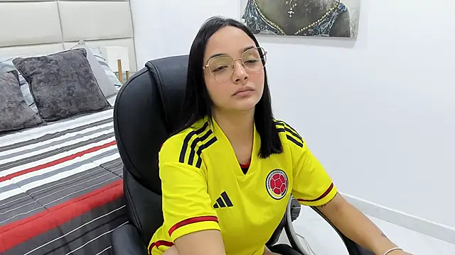 Chloelarsons online show from June 17, 2026, 7:24 pm