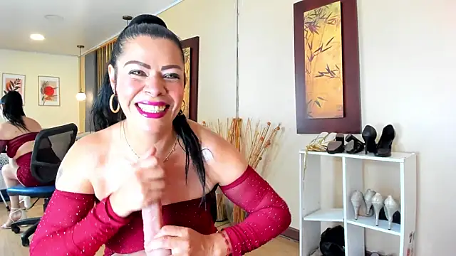 SofiiMontes online show from July 17, 2026, 12:13 pm