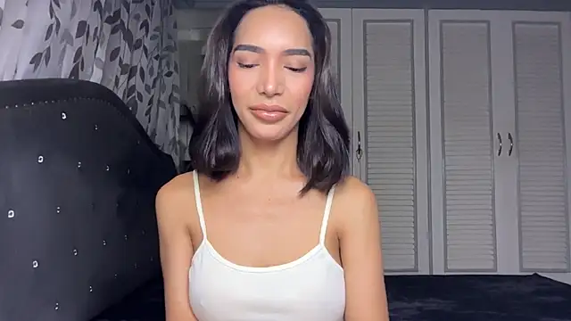 Snapshot of AnayaLauren_ chatting on July 8, 2026, 3:30 am AnayaLauren online show from July 8, 2026, 3:30 am