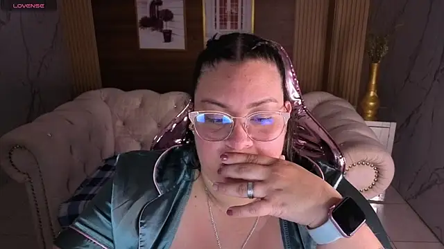 Astrid1 s online show from May 6, 2026, 3:21 am