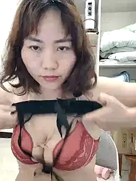 nini10052026 online show from April 9, 2026, 12:45 am