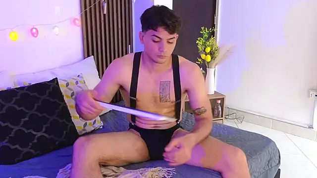 MrAdonis  online show from April 5, 2026, 7:31 pm