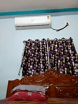 Sima4044 online show from April 17, 2026, 3:48 pm