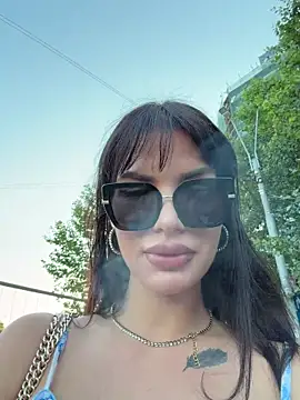 RaniaSnow online show from July 14, 2026, 3:33 am