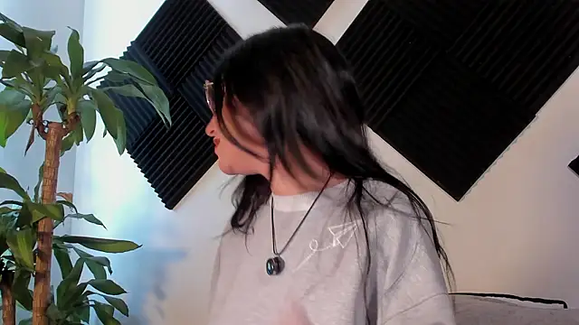 Emily Rousess online show from March 15, 2026, 11:50 am