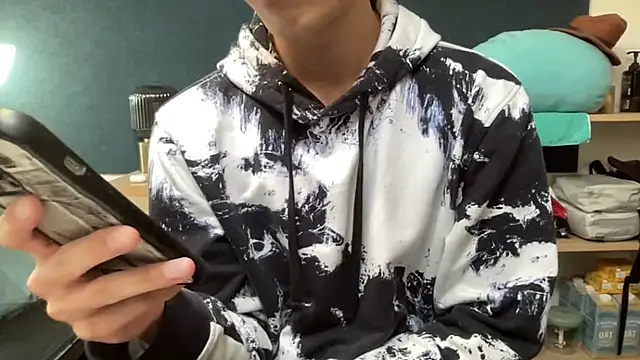 hoppyhops online show from March 18, 2026, 3:35 pm