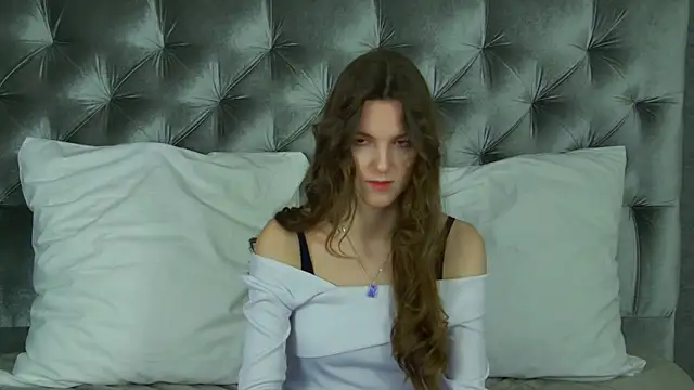 AmaliaLima online show from April 17, 2026, 4:26 am