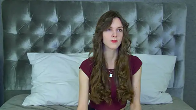 AmaliaLima online show from April 15, 2026, 4:07 am