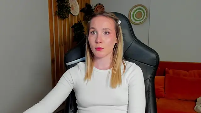 ElaraVoltage online show from March 19, 2026, 1:22 pm