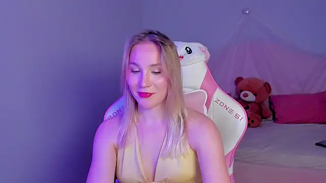 ElaraVoltage online show from April 3, 2026, 5:41 pm