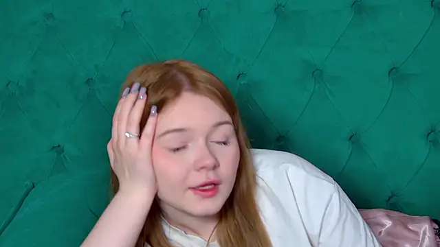 Snapshot of ElinaVale chatting on June 28, 2026, 6:20 am ElinaVale online show from June 28, 2026, 6:20 am