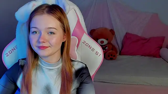 ElinaVale online show from March 25, 2026, 7:02 pm