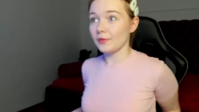 ElinaVale online show from April 5, 2026, 5:14 am