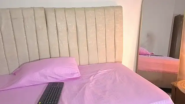 Dulceboteroph online show from March 13, 2026, 7:19 pm