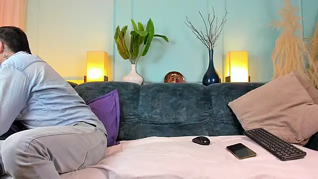 Jean Jagger online show from April 10, 2026, 11:50 am