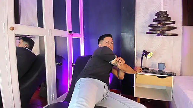 Jean Jagger online show from March 17, 2026, 11:46 am