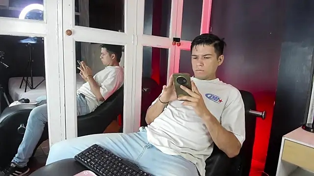 Jean Jagger online show from March 30, 2026, 12:39 pm