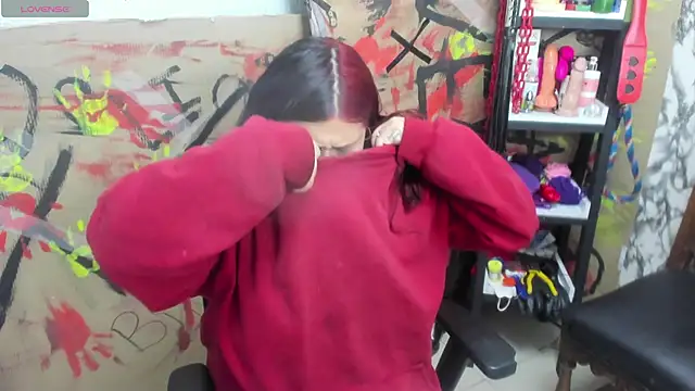 milaanddalia   online show from April 24, 2026, 12:18 pm