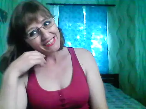 Alisaprice077 online show from June 3, 2026, 2:33 pm