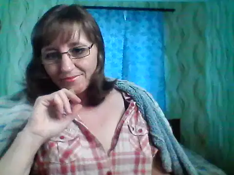 Alisaprice077 online show from April 3, 2026, 7:59 am