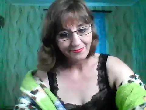 Alisaprice077 online show from May 31, 2026, 12:22 pm