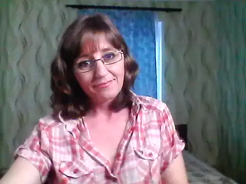 Alisaprice077 online show from April 1, 2026, 1:41 pm