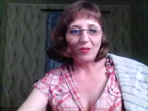 Alisaprice077 online show from April 15, 2026, 7:58 pm