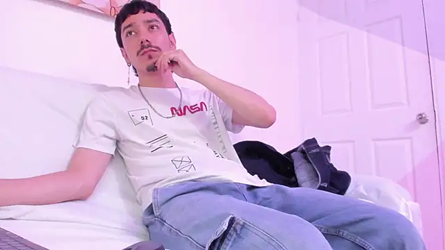 finn jackson online show from March 26, 2026, 7:56 pm